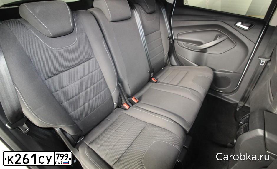 Фото автомобиля FORD KUGA, 2013 — госномер К261СУ799. Цвет: Белый