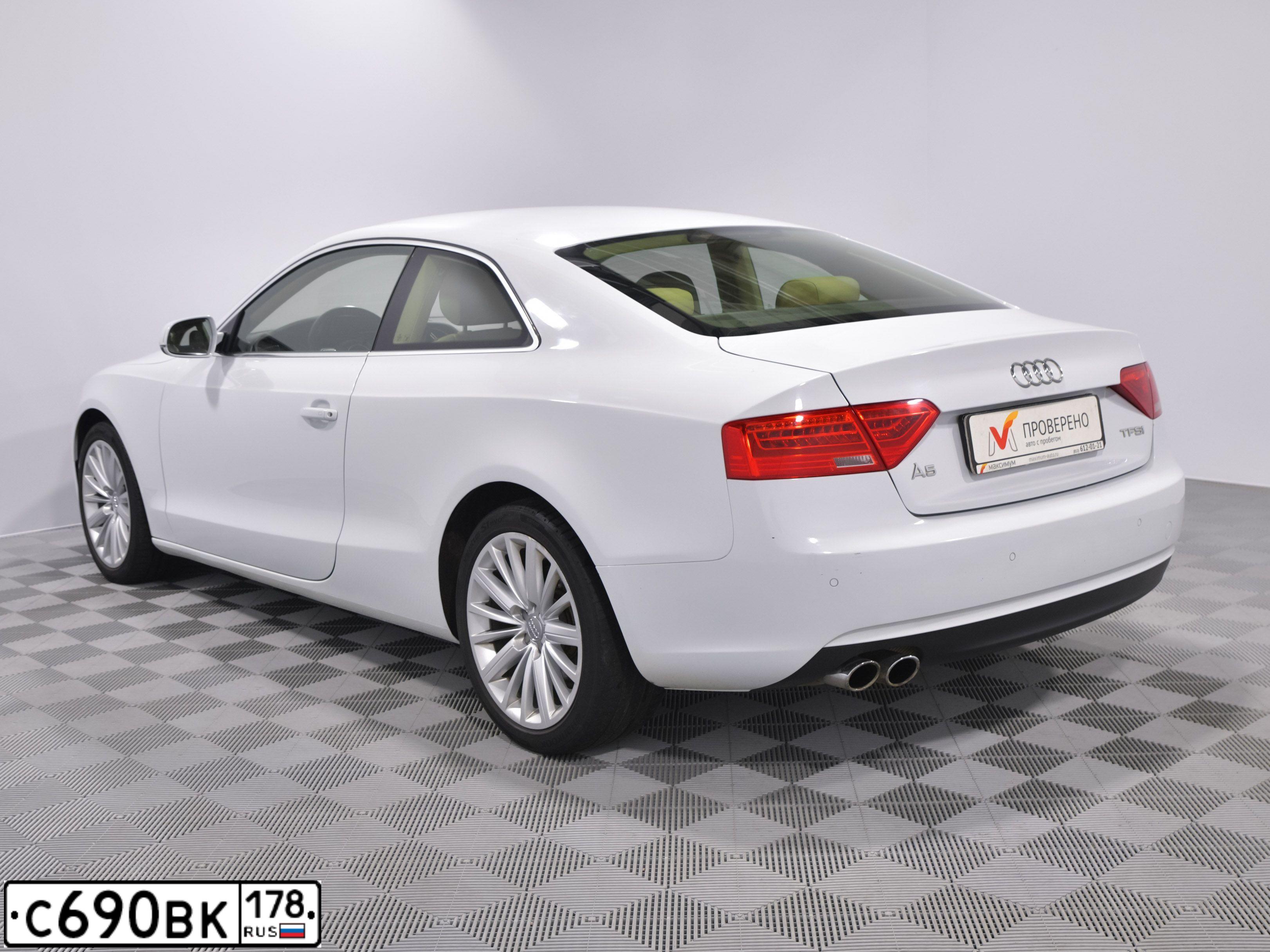 Фото автомобиля AUDI A5, 2014 — госномер В333УН36. Цвет: Белый