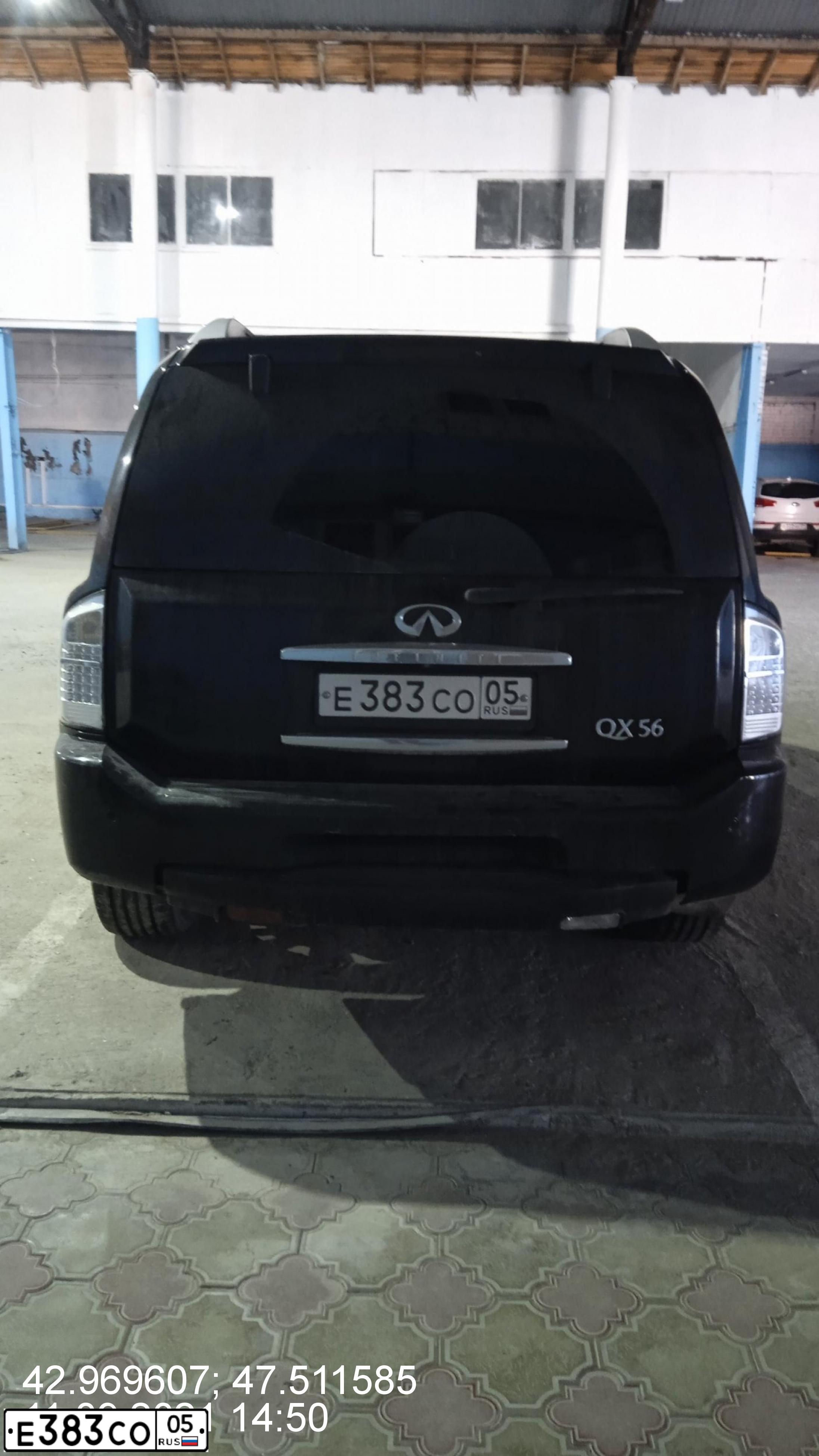 Фото автомобиля INFINITI QX80 /QX56/, 2007 — госномер Е383СО05. Цвет: ЧЕРНЫЙ