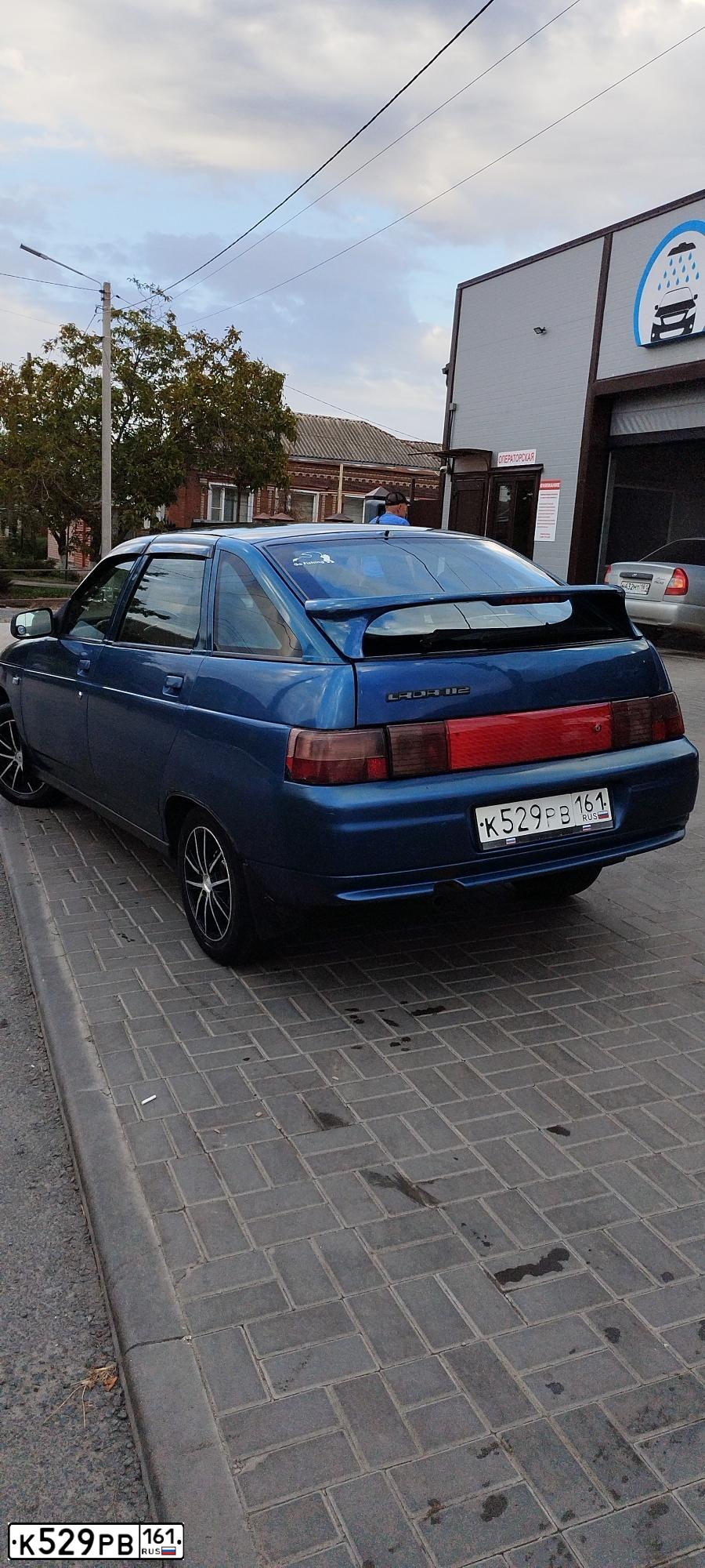 Фото автомобиля LADA 2112, 2004 — госномер К529РВ161. Цвет: Сине-зеленый