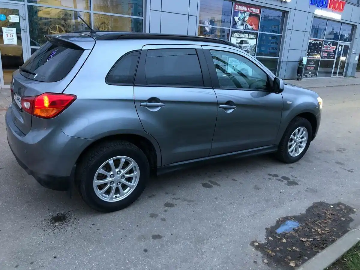 Фото автомобиля MITSUBISHI ASX, 2013 — госномер М074КР67. Цвет: СЕРЫЙ