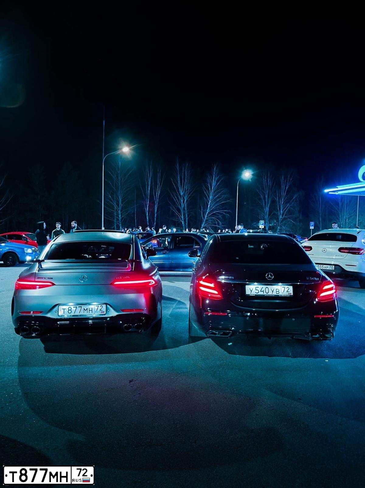Фото автомобиля MERCEDES AMG GT, 2019 — госномер Т877МН72. Цвет: СЕРЫЙ