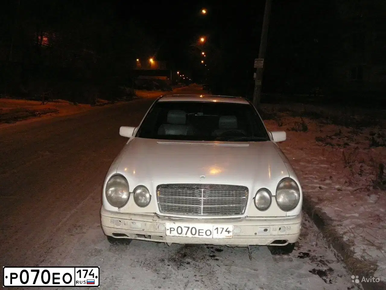 Фото автомобиля MERCEDES E-KLASSE, 1995 — госномер Р070ЕО174. Цвет: БЕЛЫЙ