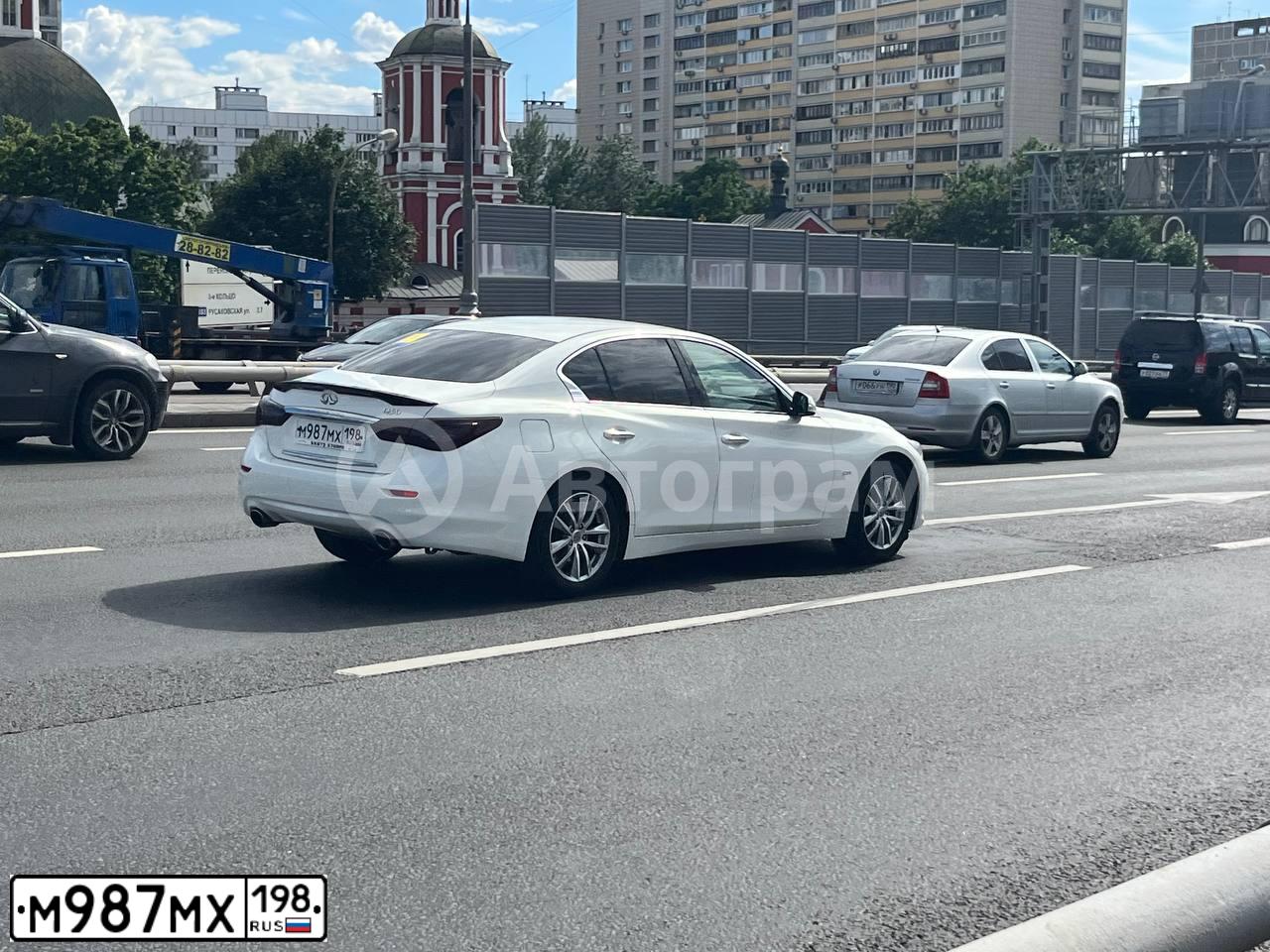 Фото автомобиля INFINITI Q50, 2014 — госномер Н503КУ136. Цвет: Белый