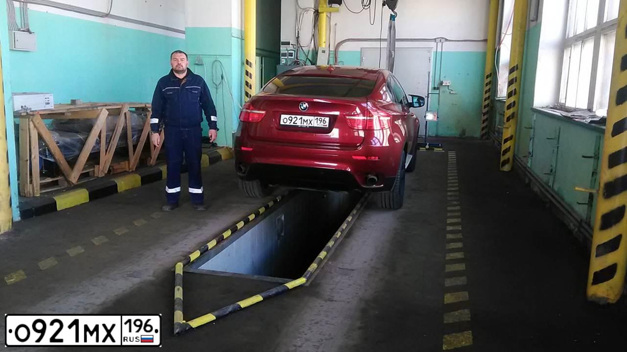 Фото автомобиля BMW X6, 2008 — госномер Е589РВ156. Цвет: ТЕМНО-КРАСНЫЙ