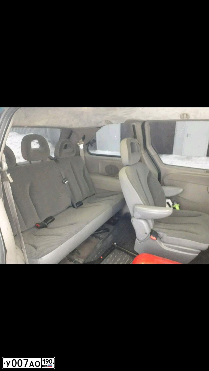 Фото автомобиля DODGE /GRAND/ CARAVAN, 2001 — госномер К030УУ790. Цвет: СЕРЫЙ