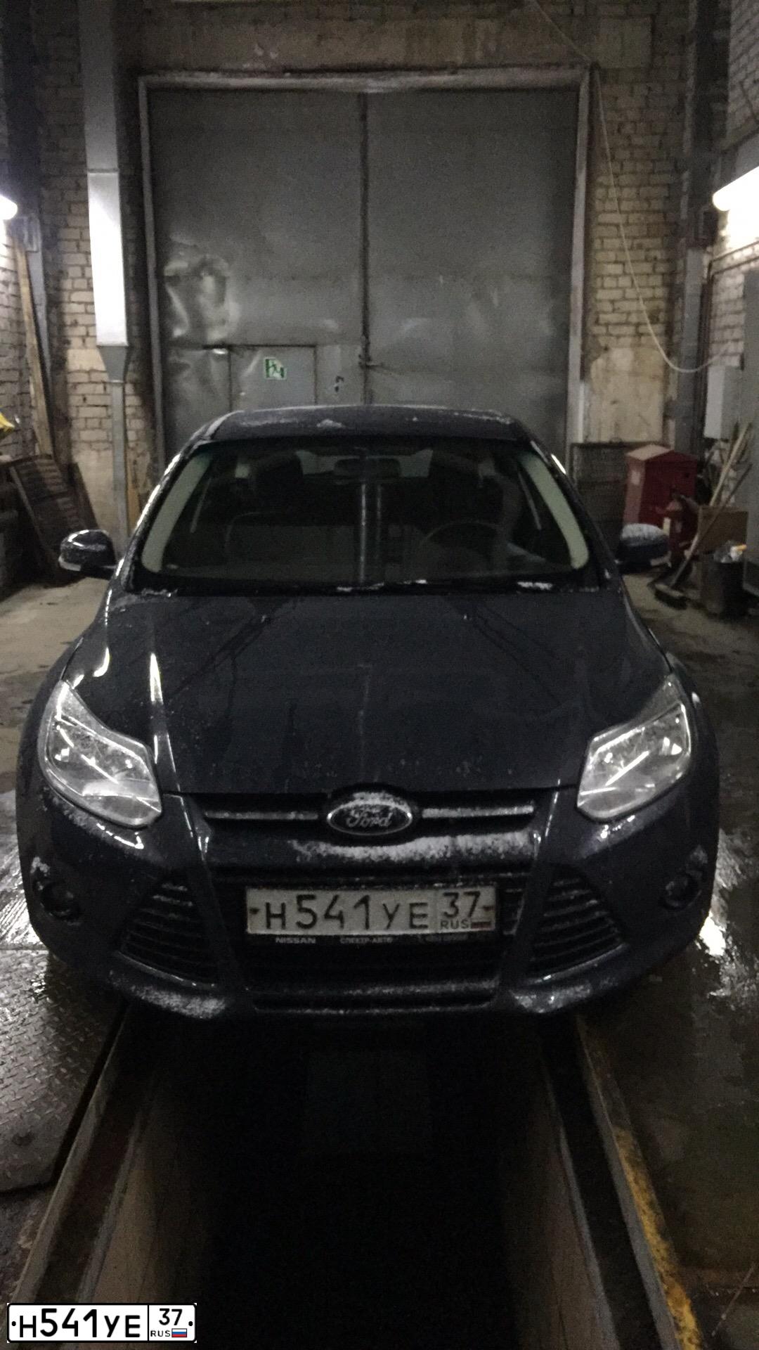 Фото автомобиля FORD FOCUS, 2012 — госномер Х724ОР76. Цвет: СЕРЫЙ