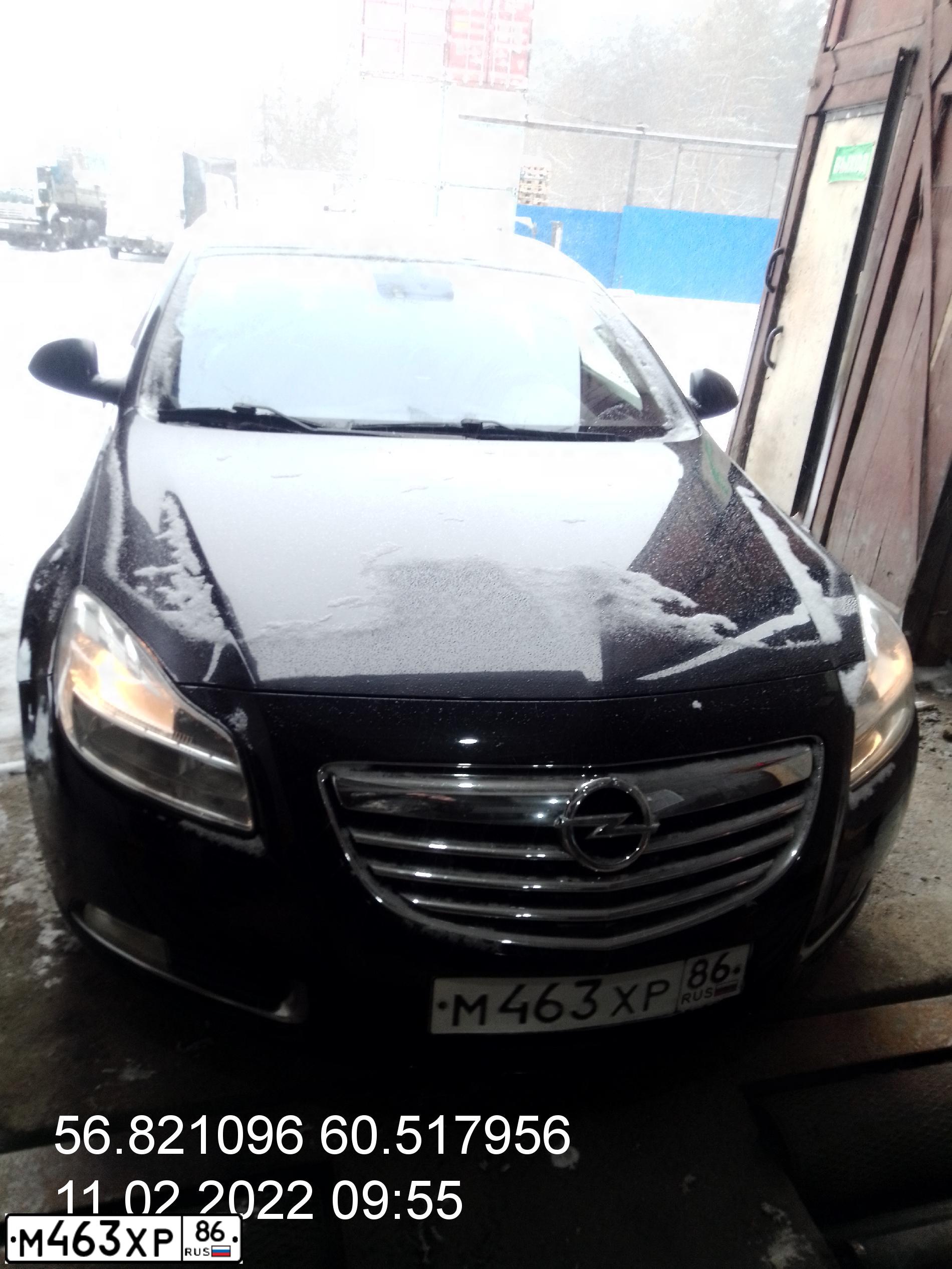 Фото автомобиля OPEL INSIGNIA, 2011 — госномер Р569МН196. Цвет: ЧЕРНЫЙ