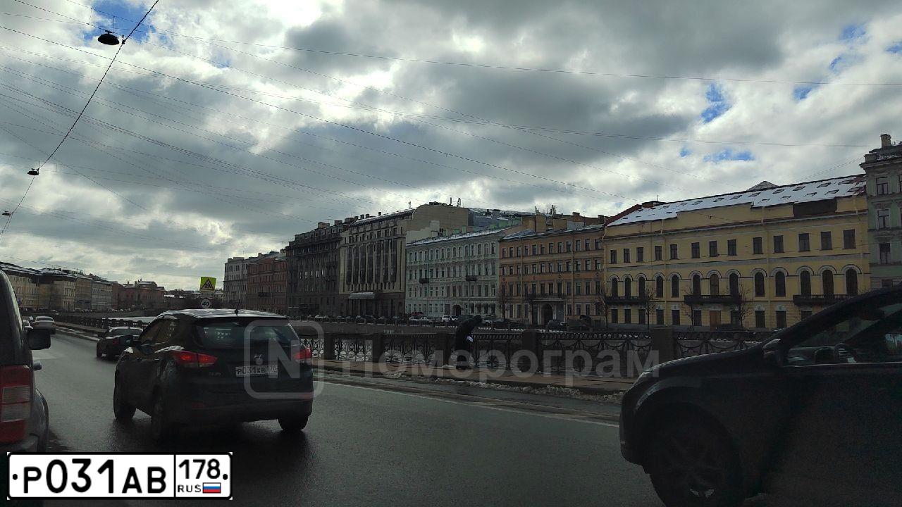 Фото автомобиля LANDROVER RANGE ROVER EVOQUE, 2013 — госномер Р031АВ178. Цвет: ЯРКО- БЕЛЫЙ