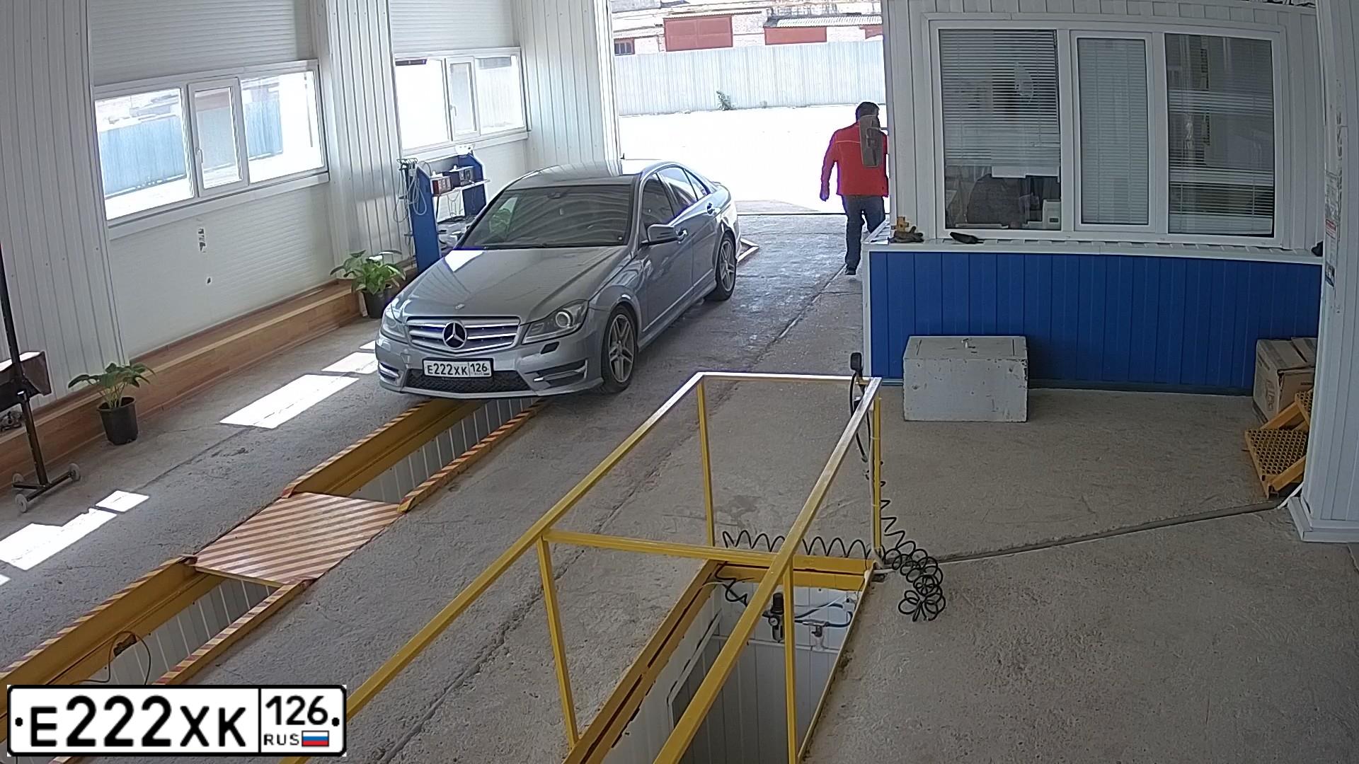 Фото автомобиля MERCEDES C-KLASSE, 2012 — госномер Т749ХТ790. Цвет: СЕРЫЙ