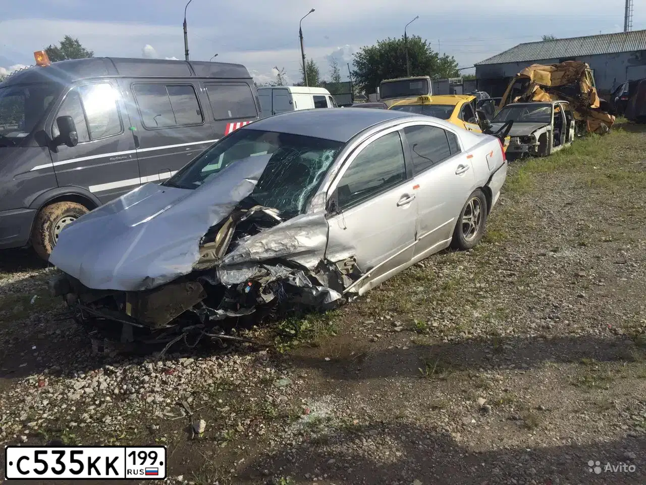 Фото автомобиля MITSUBISHI GALANT, 2004 — госномер С535КК199. Цвет: СЕРЫЙ МЕТАЛЛИК