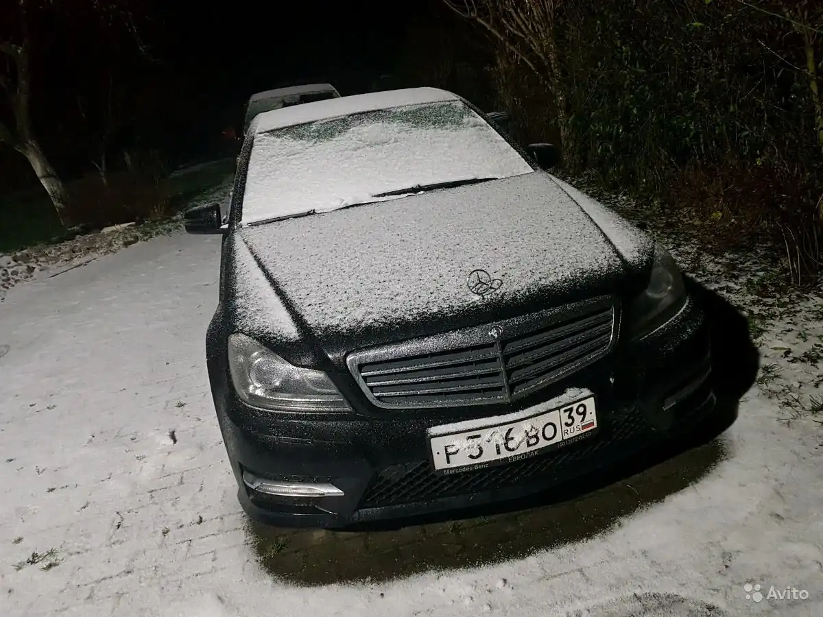 Фото автомобиля MERCEDES C-KLASSE, 2012 — госномер С026НС39. Цвет: ЧЕРНЫЙ