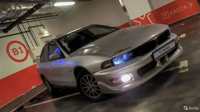 Фото автомобиля MITSUBISHI GALANT, 2001 — госномер Х245АА790. Цвет: СЕРЕБРИСТЫЙ
