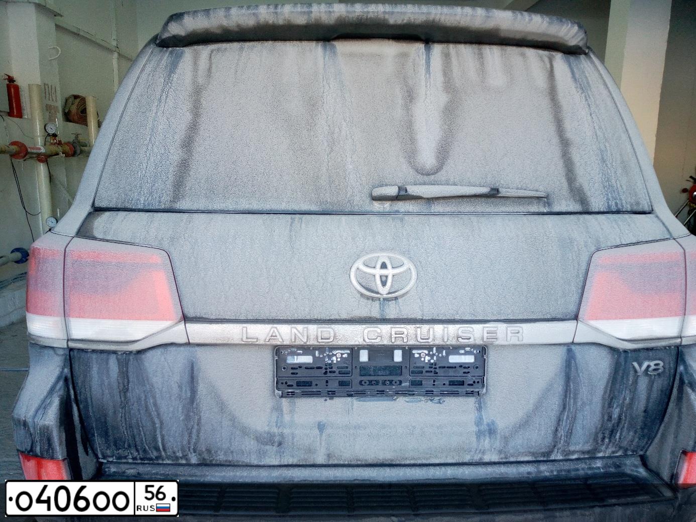 Фото автомобиля TOYOTA LANDCRUISER 200, 2012 — госномер А512ВК172. Цвет: ЧЕРНЫЙ