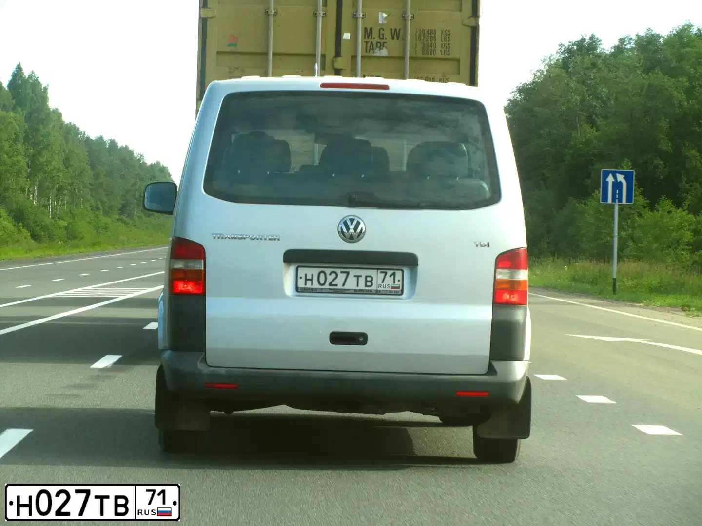 Фото автомобиля VOLKSWAGEN TRANSPORTER, 2008 — госномер Н027ТВ71. Цвет: СЕРЕБРИСТЫЙ