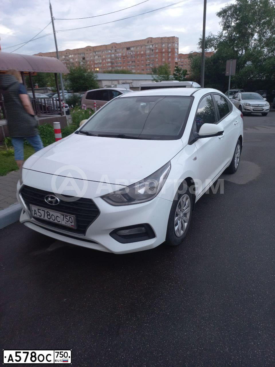 Фото автомобиля HYUNDAI SOLARIS, 2017 — госномер А578ОС750. Цвет: БЕЛЫЙ