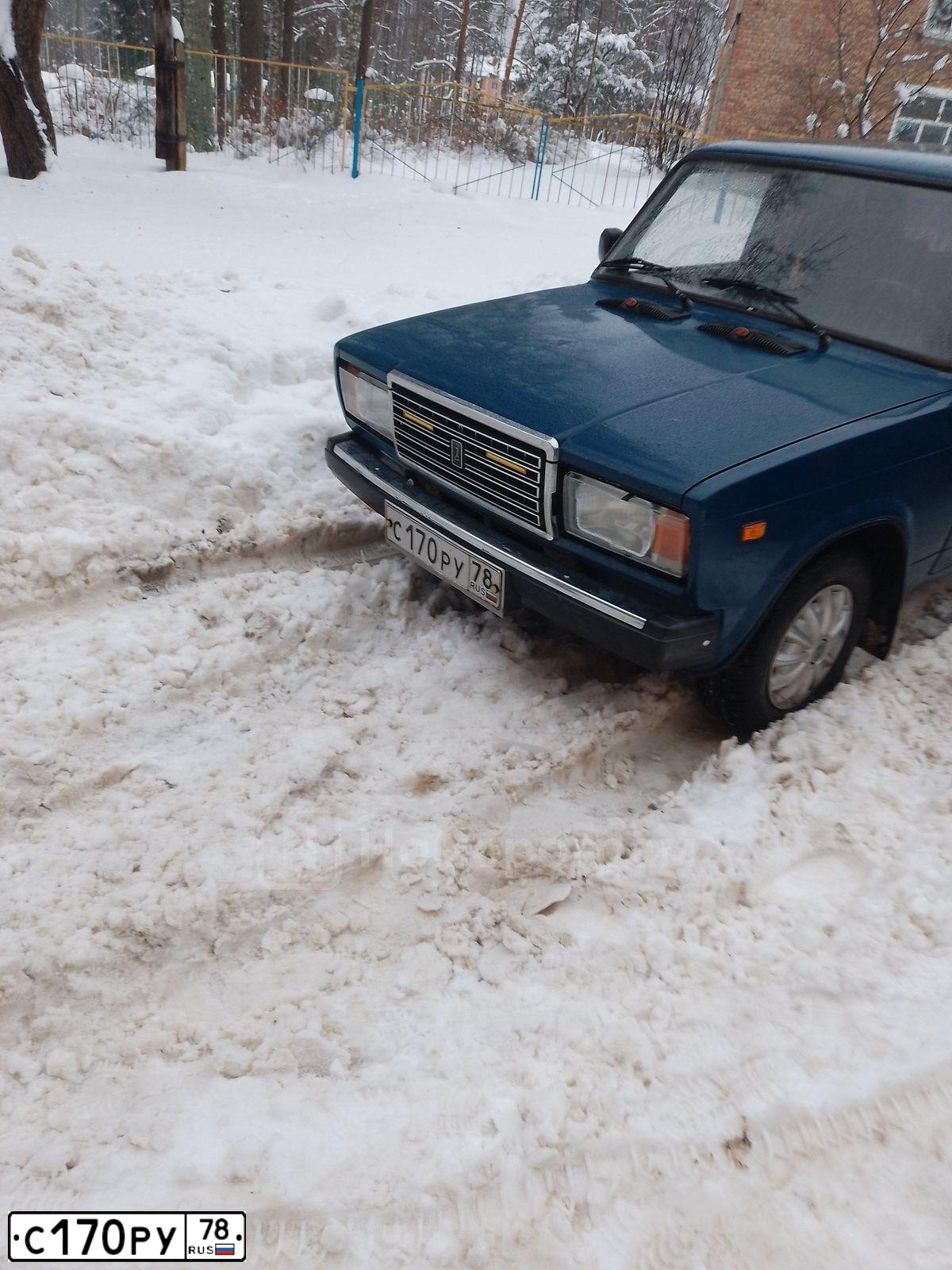 Фото автомобиля LADA 2107, 2002 — госномер С170РУ78. Цвет: СИНЕ - ЗЕЛЕНЫЙ