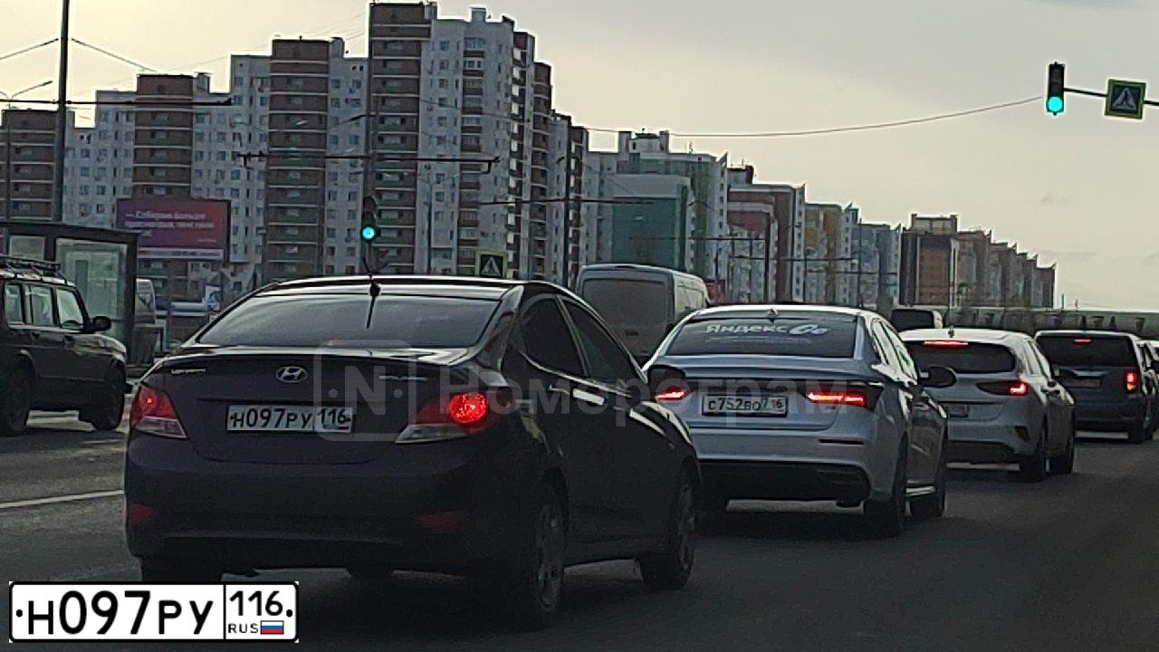Фото автомобиля HYUNDAI SOLARIS, 2011 — госномер Н097РУ116. Цвет: ФИОЛЕТОВЫЙ