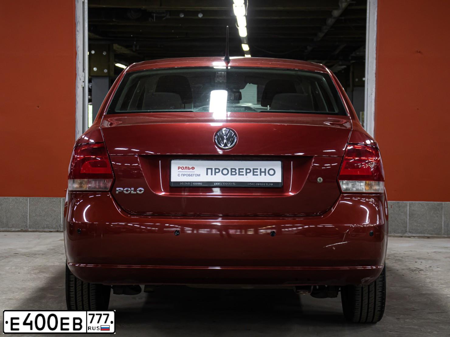Фото автомобиля VOLKSWAGEN POLO, 2014 — госномер Е400ЕВ777. Цвет: КРАСНЫЙ