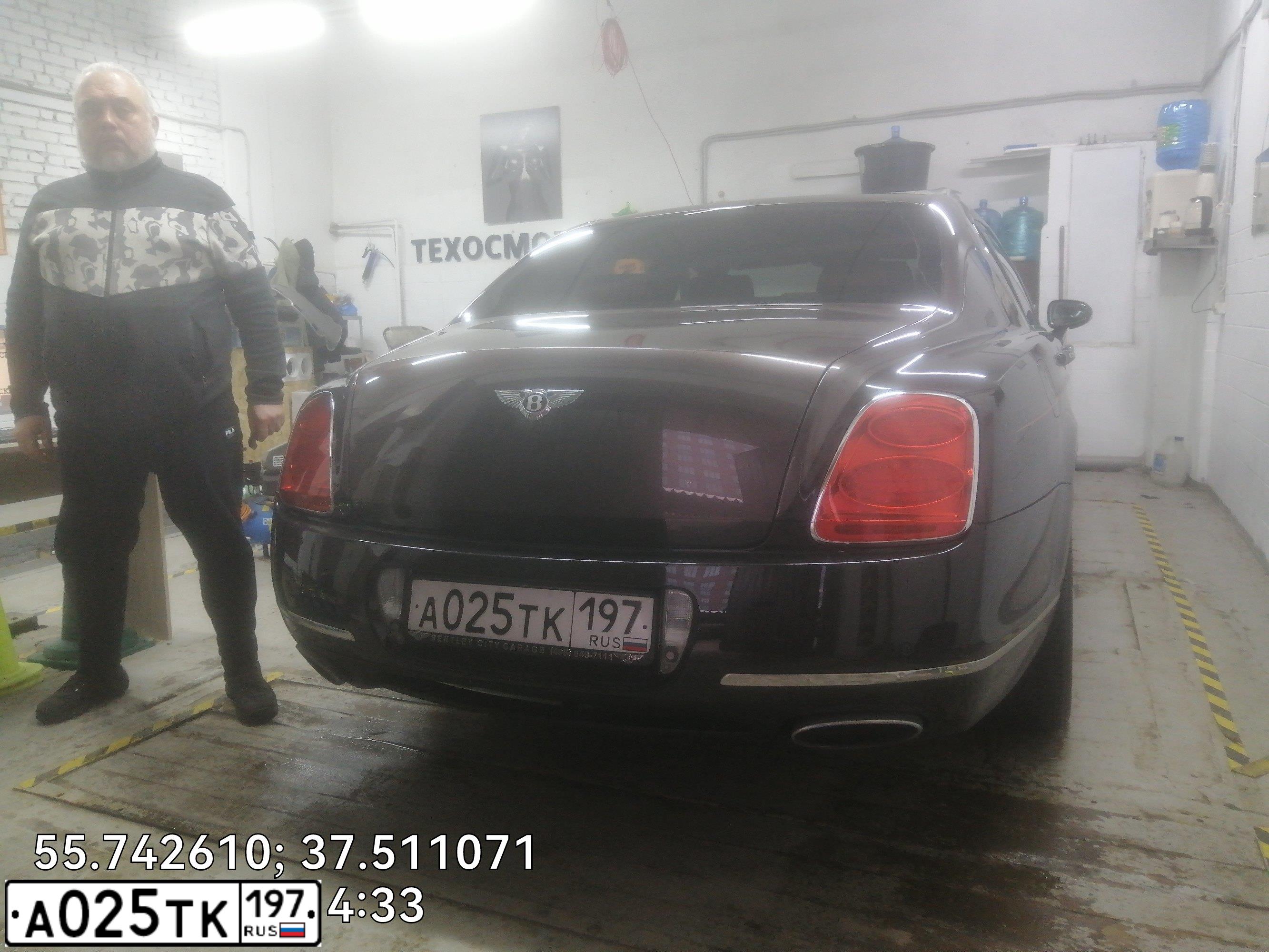 Фото автомобиля BENTLEY CONTINENTAL, 2009 — госномер А090ММ197. Цвет: Коричневый