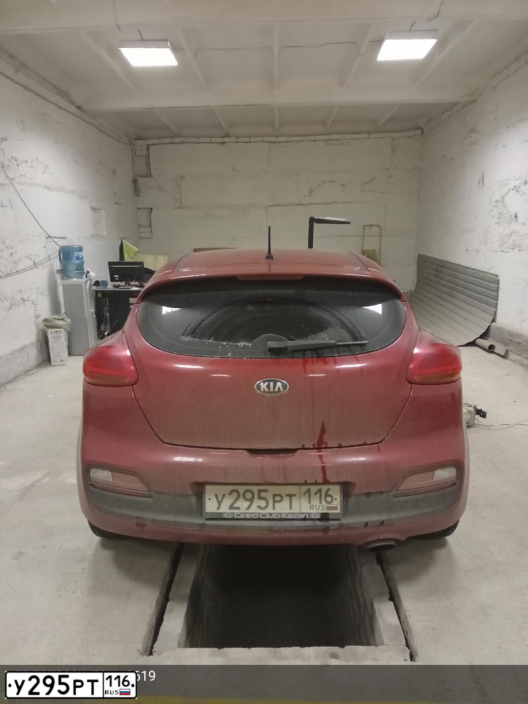 Фото автомобиля KIA CEE'D, 2013 — госномер У295РТ116. Цвет: Красный
