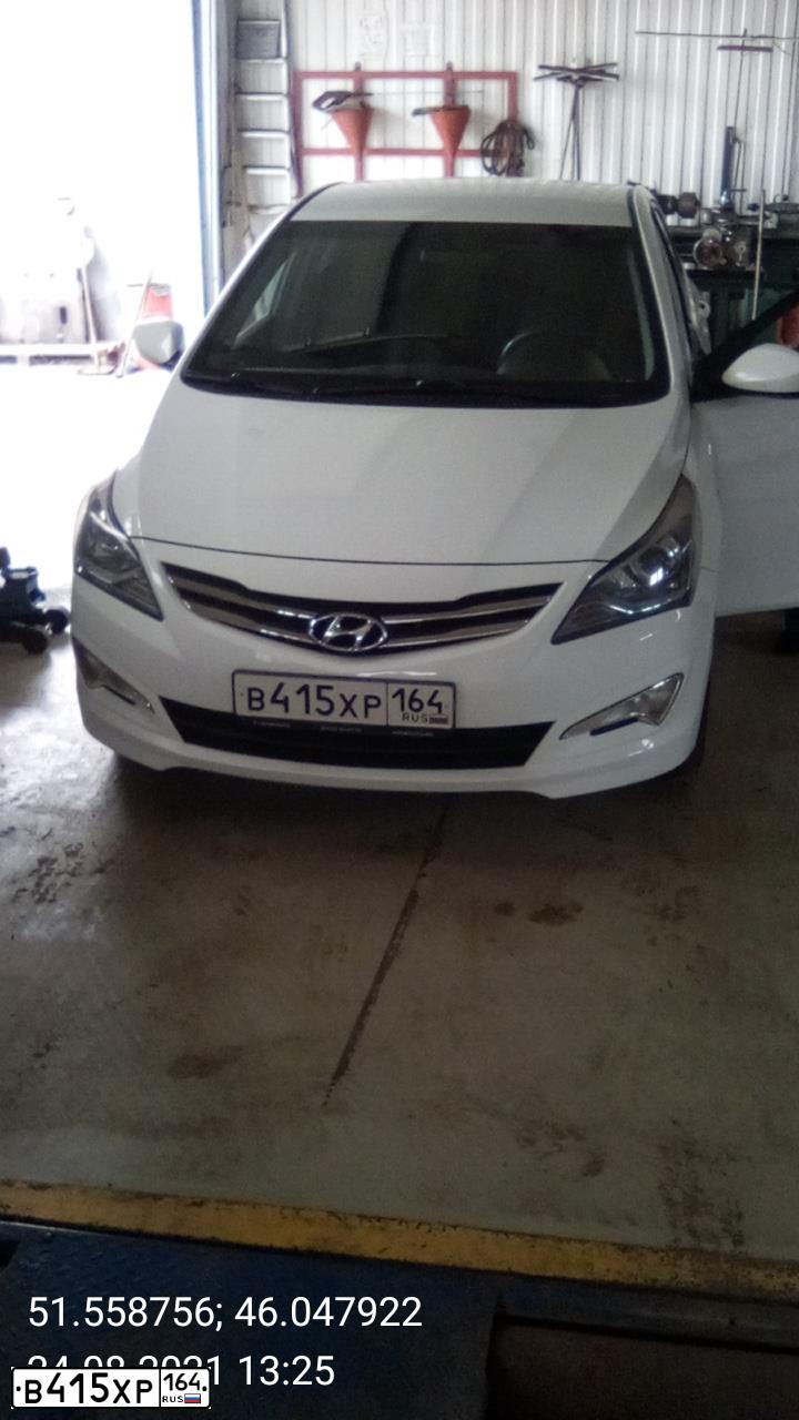 Фото автомобиля HYUNDAI SOLARIS, 2015 — госномер В415ХР164. Цвет: Белый