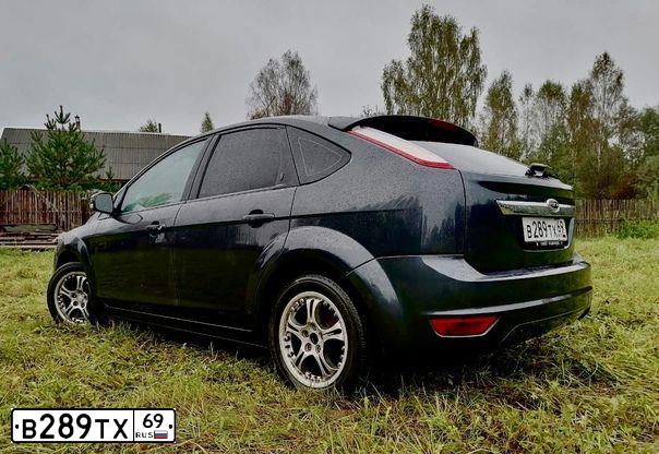 Фото автомобиля FORD FOCUS, 2008 — госномер А372СО750. Цвет: ТЕМНО-СЕРЫЙ