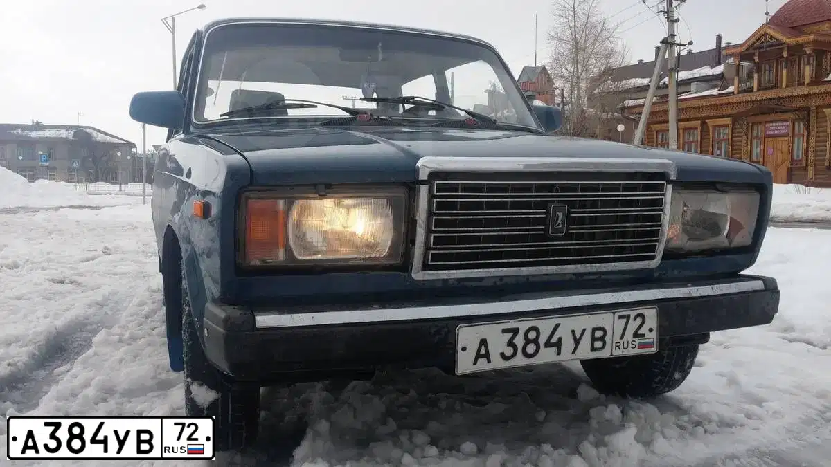 Фото автомобиля LADA 2107, 2004 — госномер А384УВ72. Цвет: ТЕМНО-БОРДОВЫЙ