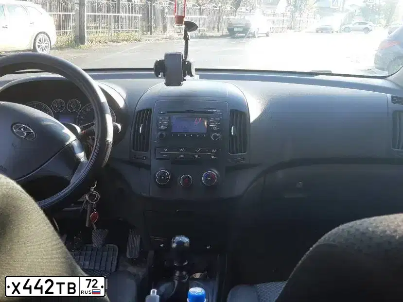 Фото автомобиля HYUNDAI I30, 2009 — госномер Х442ТВ72. Цвет: ЧЕРНЫЙ