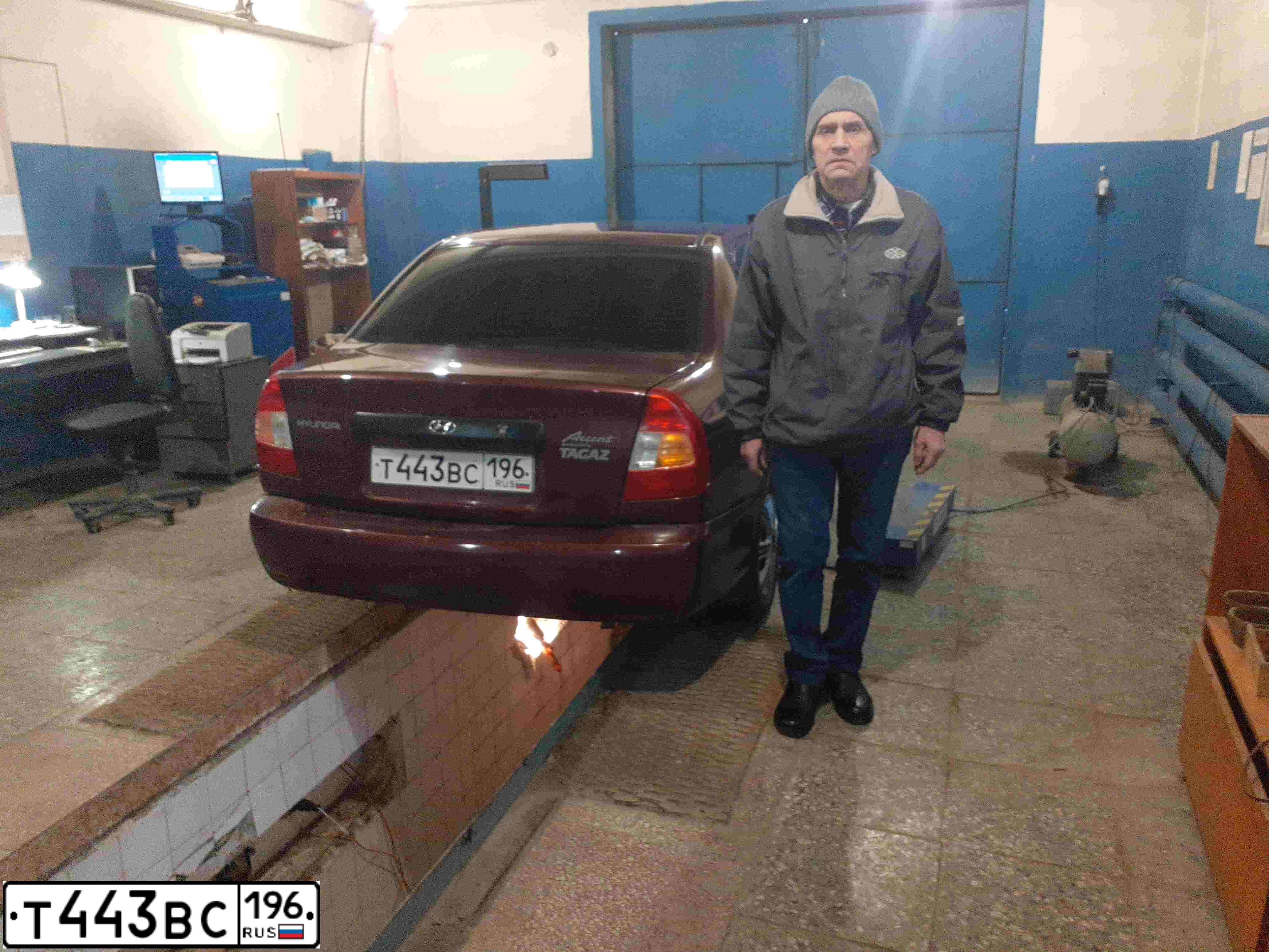 Фото автомобиля TAGAZ ACCENT, 2008 — госномер Н230АХ96. Цвет: Красный