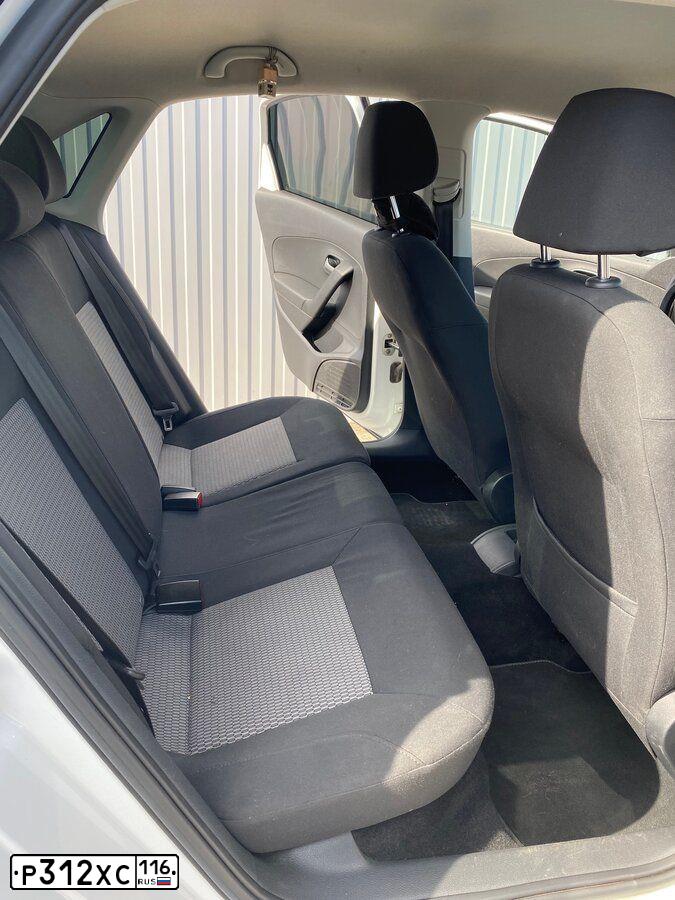 Фото автомобиля VOLKSWAGEN POLO, 2013 — госномер Т348ХО152. Цвет: Белый
