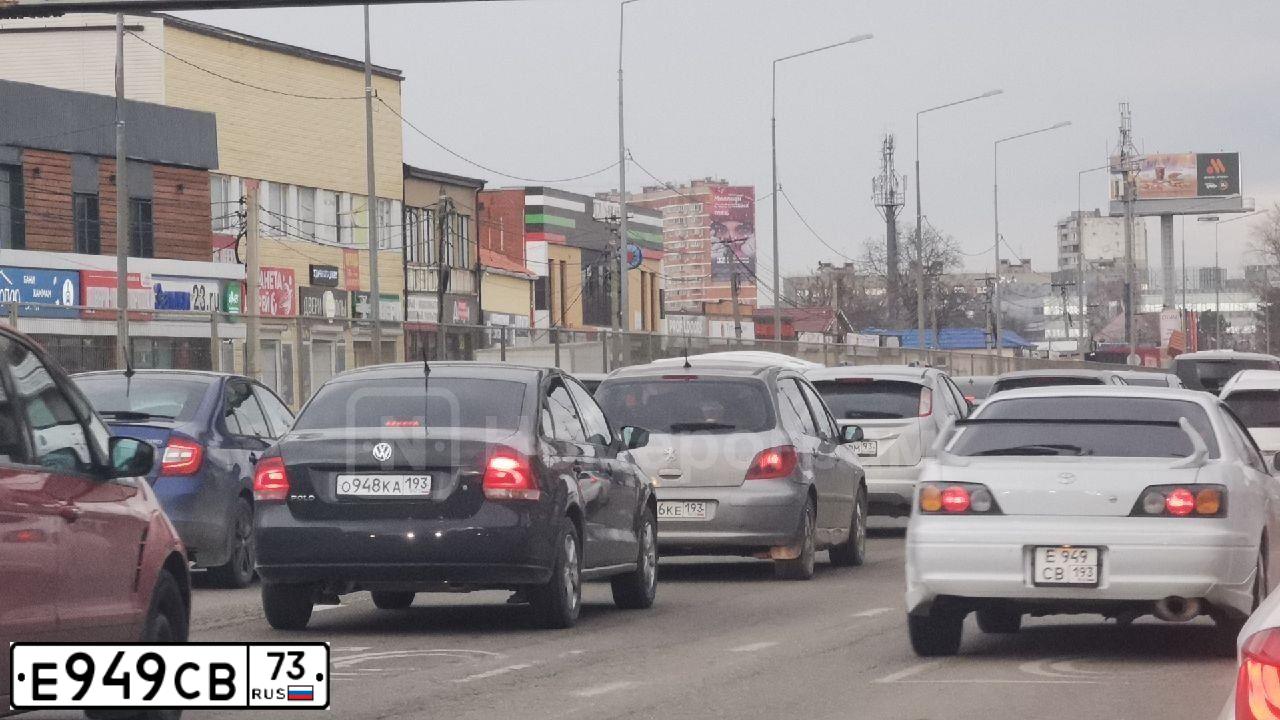 Фото автомобиля LADA 2111, 2007 — госномер Е949СВ73. Цвет: СИНЕ-ЧЕРНЫЙ