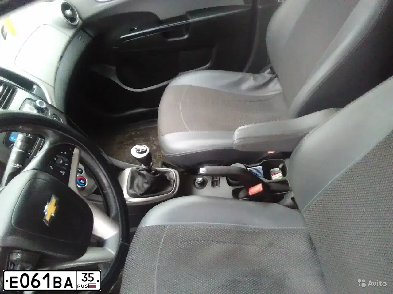 Фото автомобиля CHEVROLET AVEO, 2012 — госномер О293КК44. Цвет: СЕРЫЙ