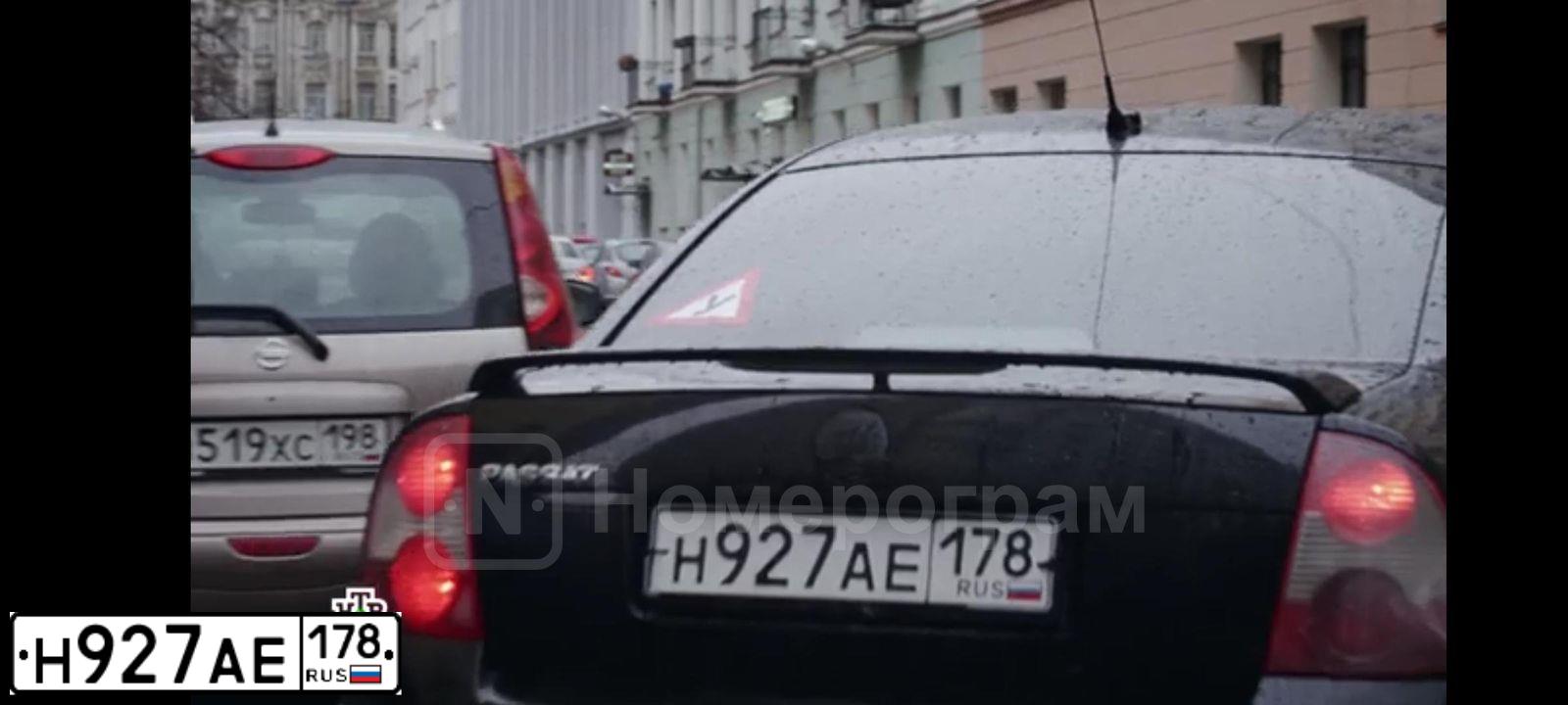 Фото автомобиля VOLKSWAGEN PASSAT, 2001 — госномер Н927АЕ178. Цвет: ЧЕРНЫЙ