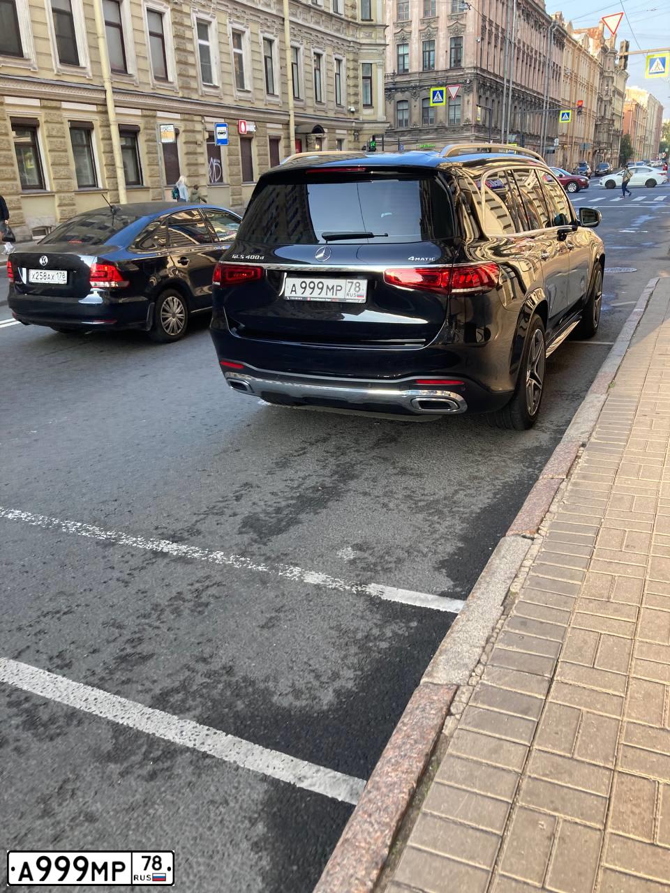Фото автомобиля PORSCHE CAYENNE, 2011 — госномер А999МР78. Цвет: СЕРЕБРИСТЫЙ