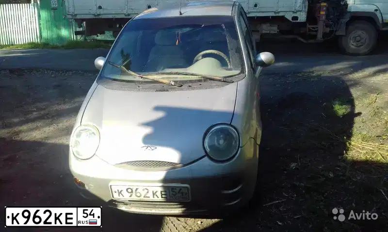 Фото автомобиля CHERY QQ / SWEET, 2006 — госномер К962КЕ54. Цвет: СЕРЫЙ