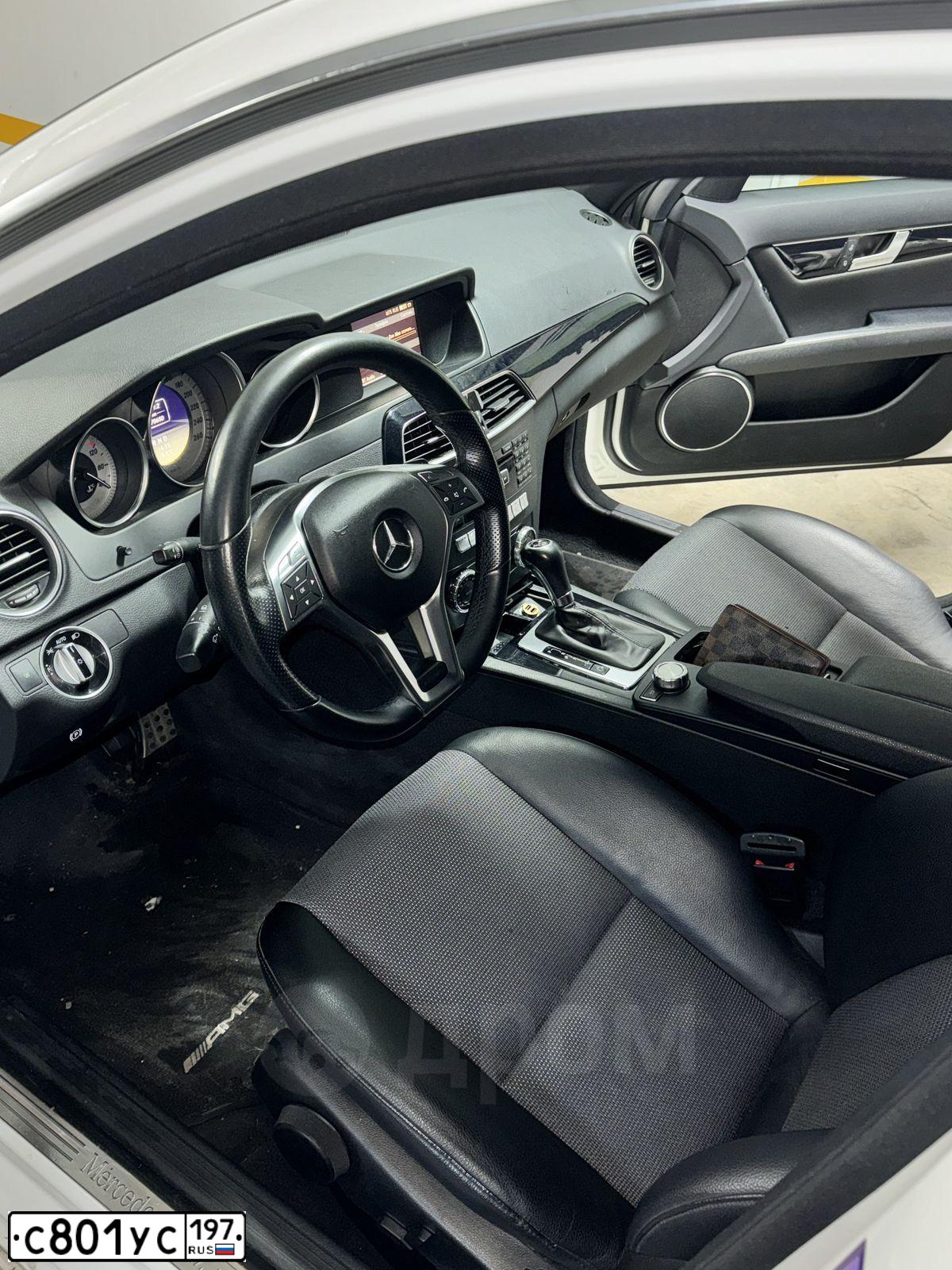 Фото автомобиля MERCEDES C-KLASSE, 2012 — госномер М988УМ750. Цвет: Белый