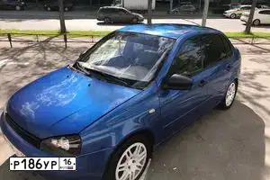 Фото автомобиля LADA 1118 KALINA, 2008 — госномер Р186УР16. Цвет: ЯРКО-СИНИЙ