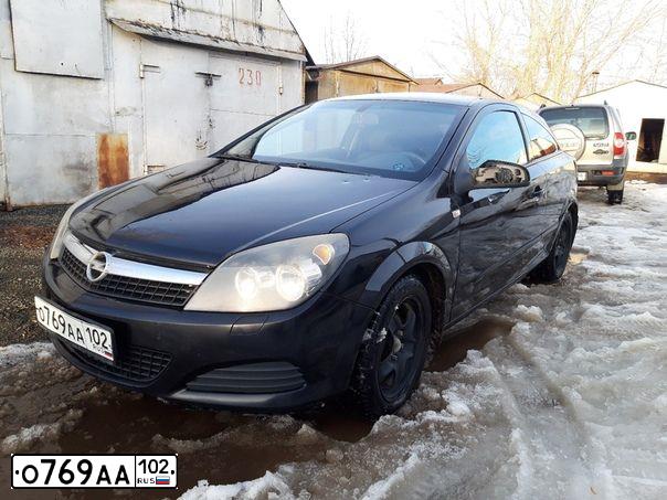 Фото автомобиля OPEL ASTRA, 2007 — госномер К424АТ18. Цвет: ЧЕРНЫЙ