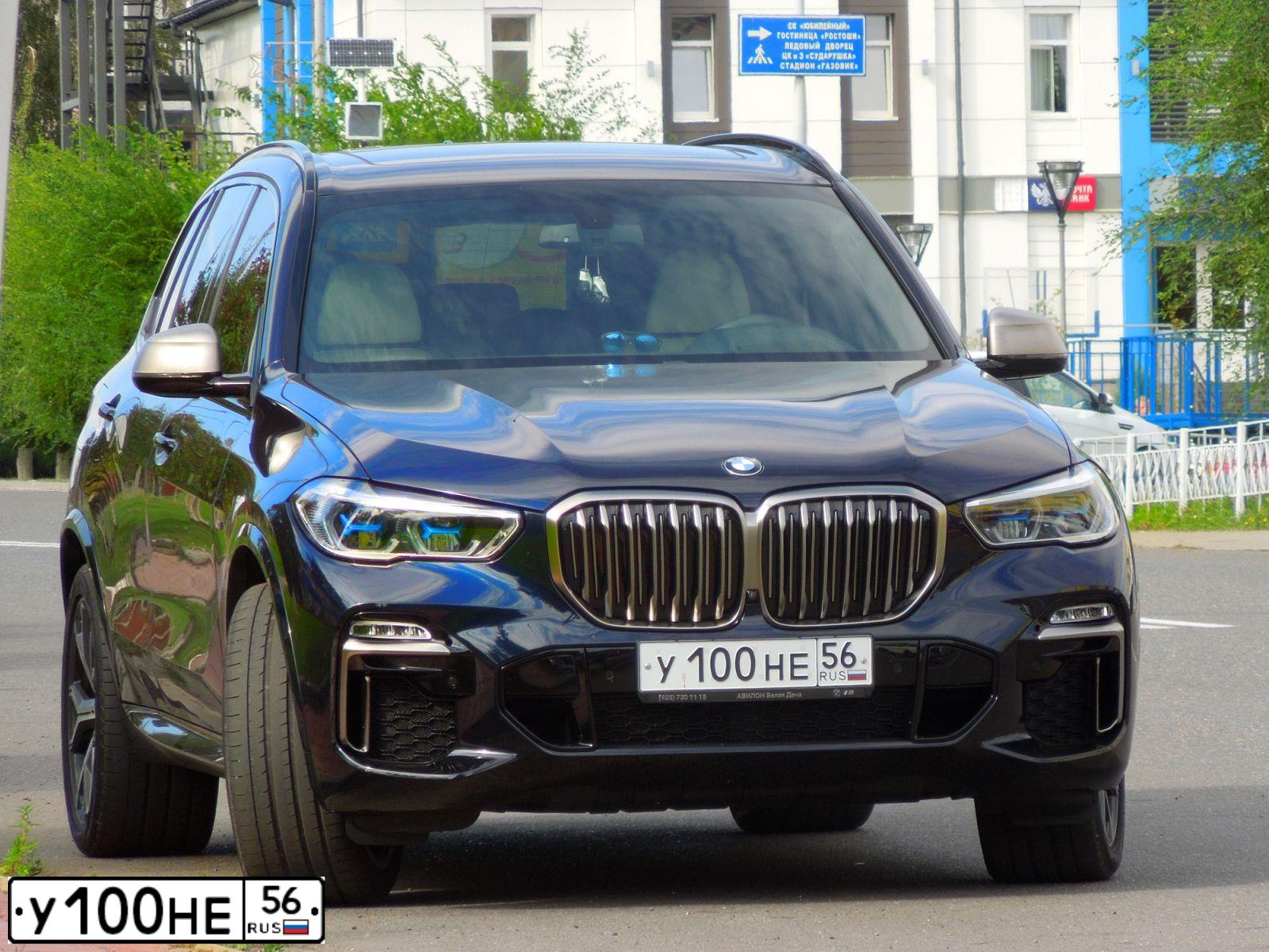 Фото автомобиля BMW X5M, 2020 — госномер У100НЕ56. Цвет: черный