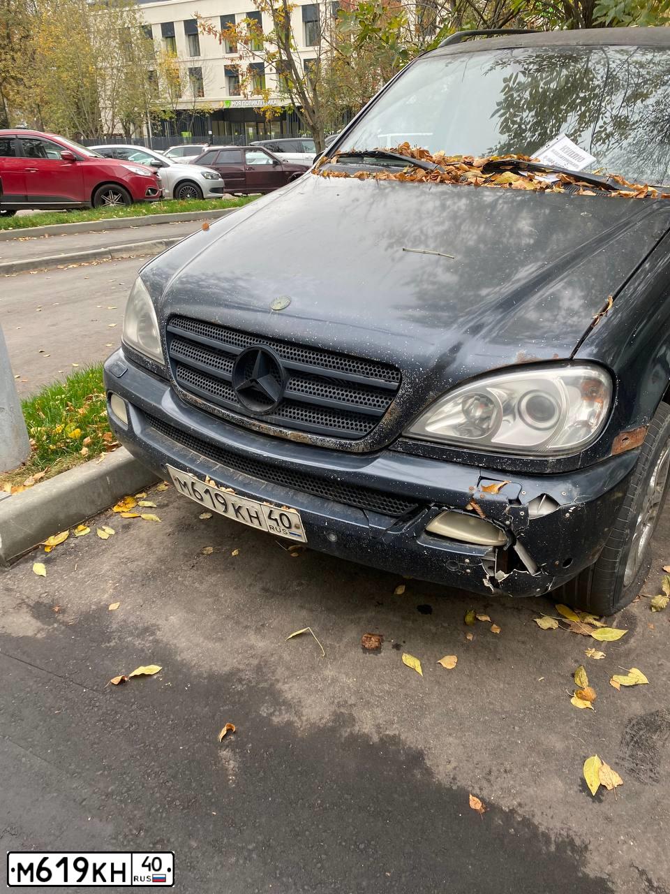 Фото автомобиля MERCEDES M-KLASSE, 2002 — госномер М619КН40. Цвет: ТЕМНО-СИНИЙ