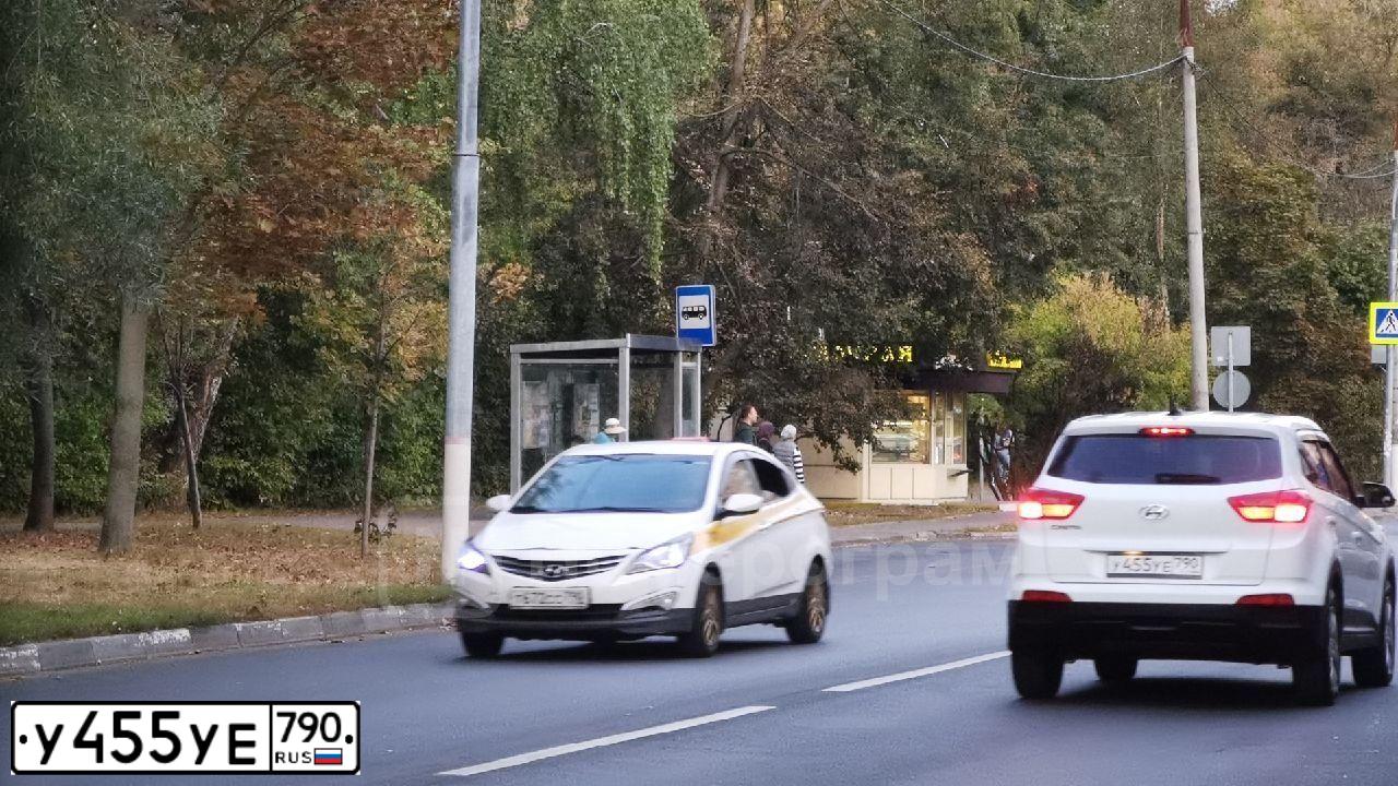 Фото автомобиля HYUNDAI CRETA, 2018 — госномер У455УЕ790. Цвет: Белый