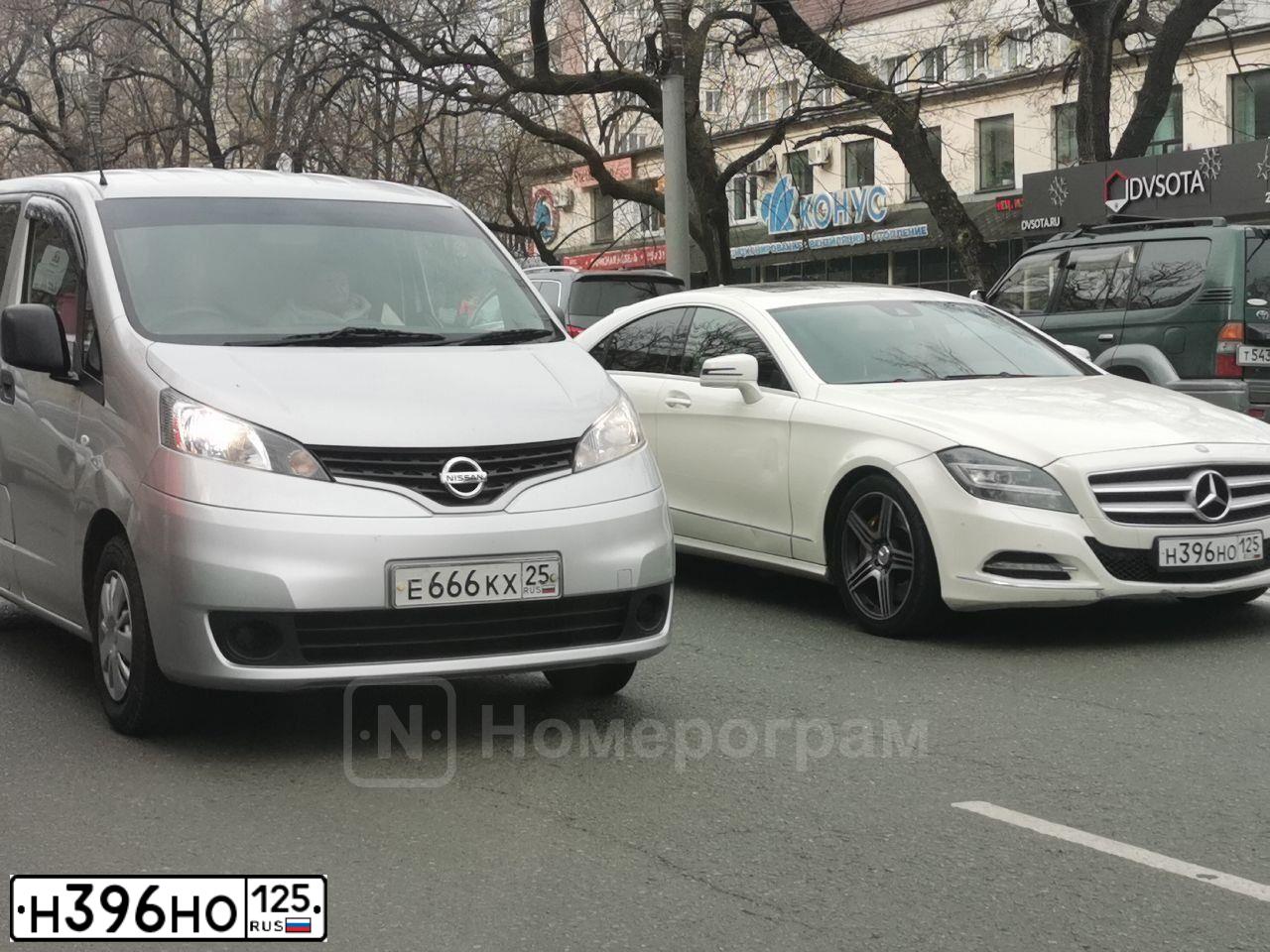 Фото автомобиля MERCEDES CLS-KLASSE, 2011 — госномер М001ОО178. Цвет: Белый