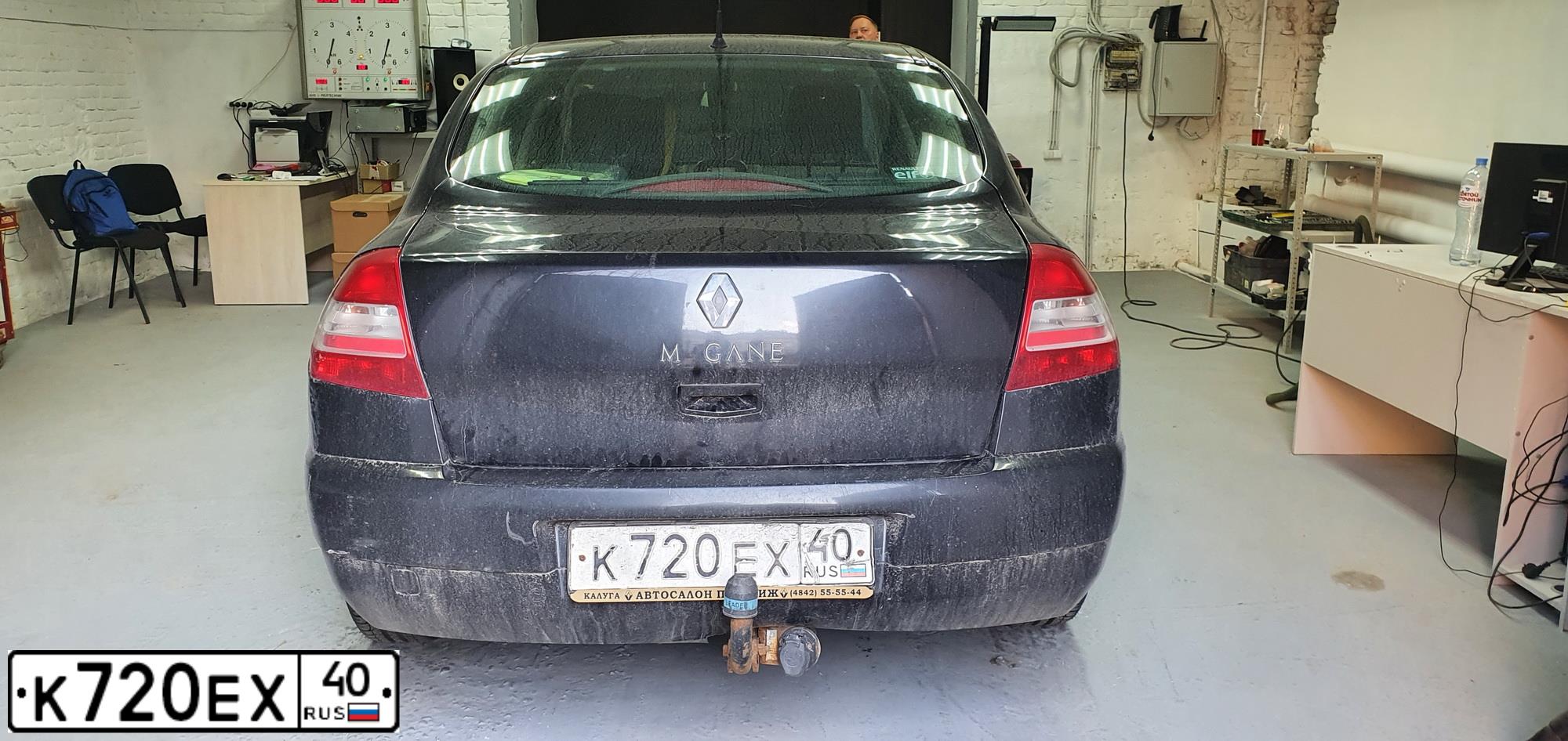 Фото автомобиля RENAULT MEGANE, 2008 — госномер К720ЕХ40. Цвет: ЧЕРНЫЙ