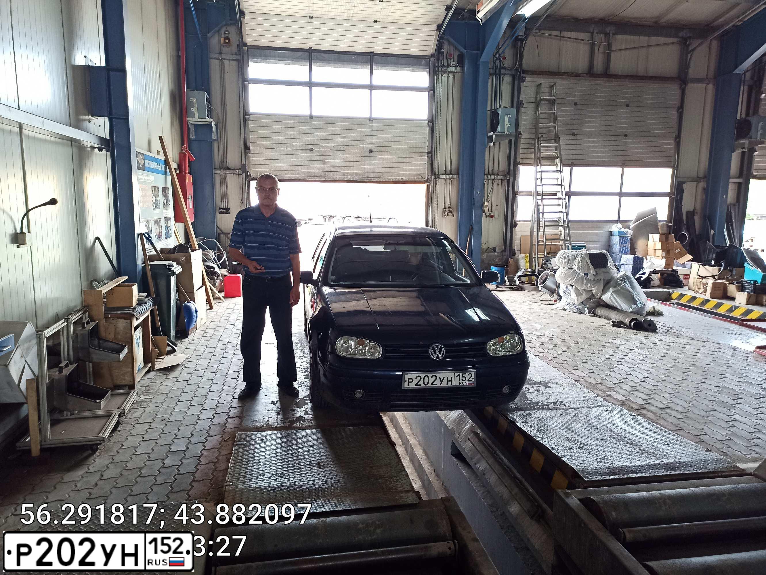 Фото автомобиля LADA 2170 PRIORA, 2009 — госномер Х418ТА152. Цвет: СЕРО-СИНЕ-ЗЕЛЕНЫЙ