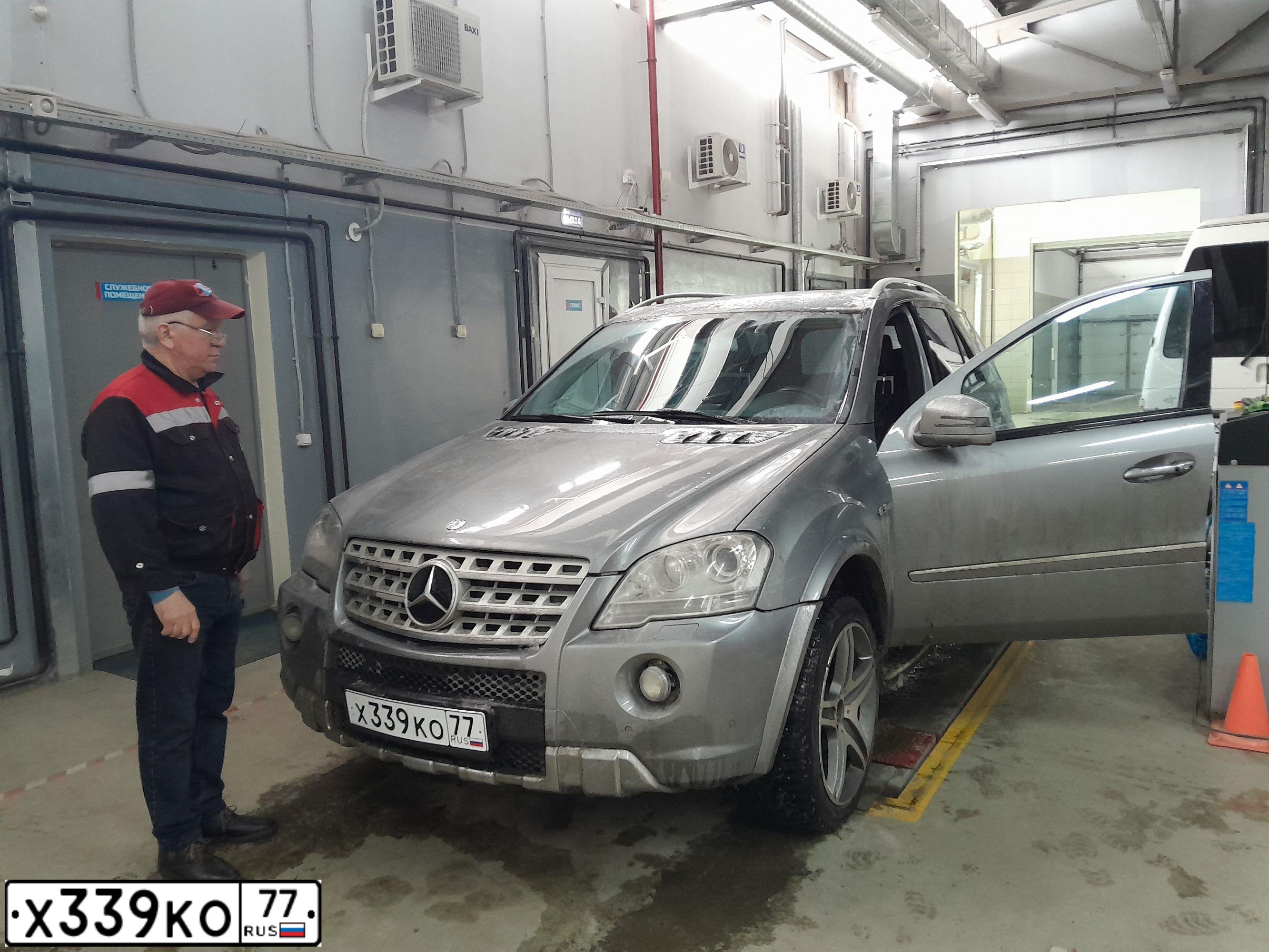 Фото автомобиля MERCEDES-BENZ ML63, 2010 — госномер В616ХУ09. Цвет: СЕРЫЙ