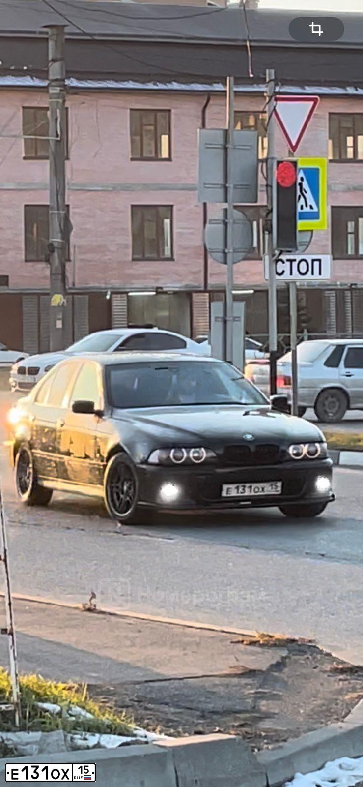 Фото автомобиля BMW SERIE 5, 1998 — госномер М666ОЕ05. Цвет: ЧЕРНЫЙ