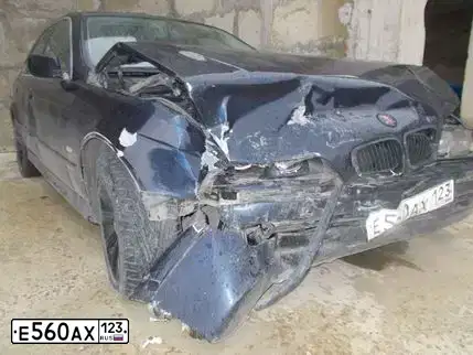 Фото автомобиля BMW SERIE 5, 2003 — госномер Е560АХ123. Цвет: СИНИЙ