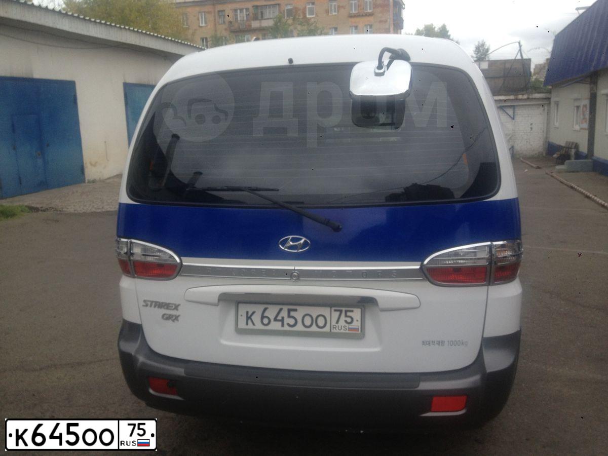 Фото автомобиля HYUNDAI H 1/H 100/STAREX, 2007 — госномер К645ОО75. Цвет: БЕЛЫЙ