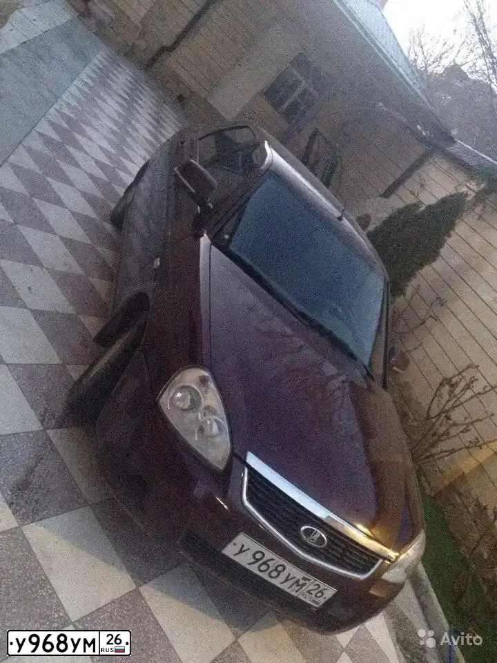 Фото автомобиля LADA 2172 PRIORA, 2011 — госномер У968УМ26. Цвет: ТЕМНО-ВИШНЕВЫЙ